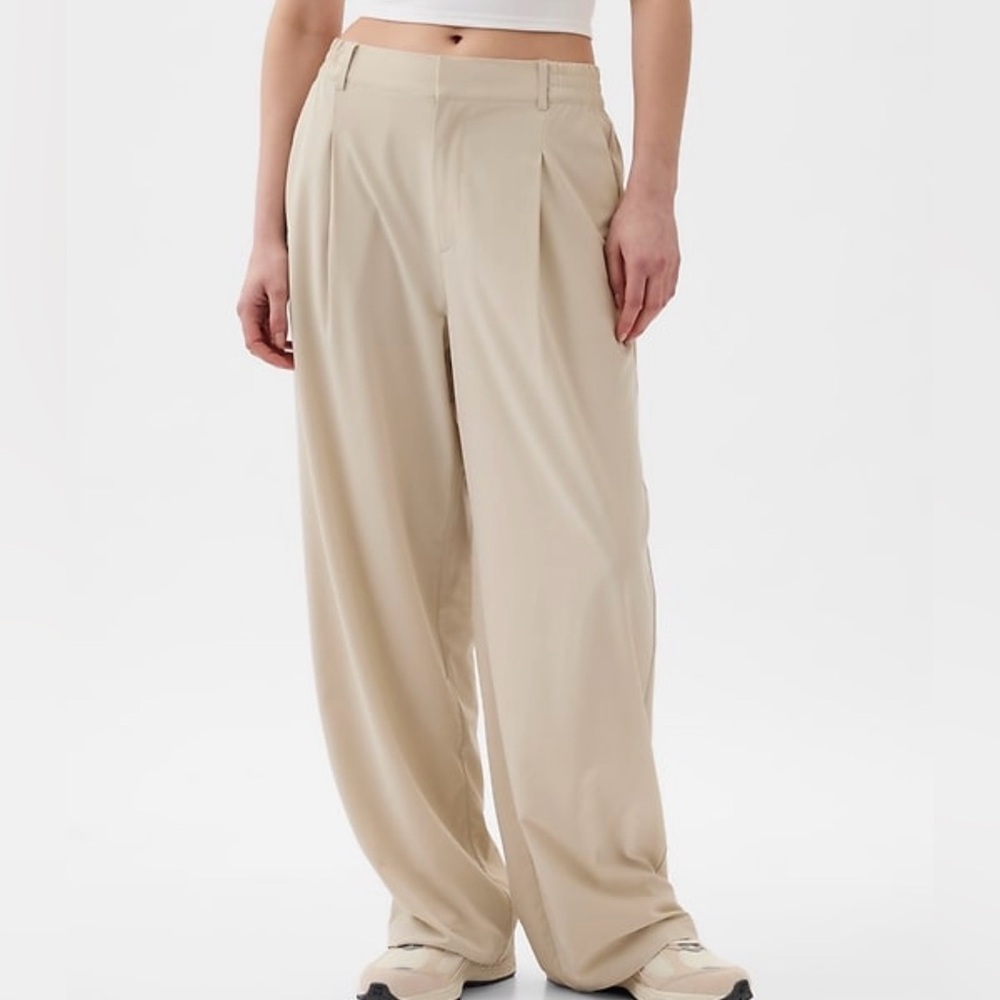 GapFit High Rise Runaround Trousers - Size L - NWT